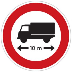 Zákaz vjezdu vozidel nebo souprav vozidel, jejichž délka přesahuje vyznačenou mez